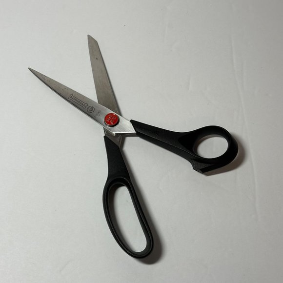 Mundial Red Dot 8-1/2" Lightweight Dressmaker Shears Scissors #660 - Picture 1 of 6